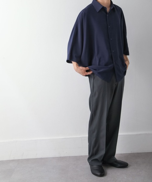 NILWAY（ニルウェイ）の「ケアフリートロミオーバーサイズドルマンレギュラーカラーシャツ（シャツ/ブラウス・メンズ・ライトグレー/ブラック/ネイビー/オフホワイト/ブルー/チャコール/ダークグリーン・MEDIUM/LARGE）」の9枚目の写真