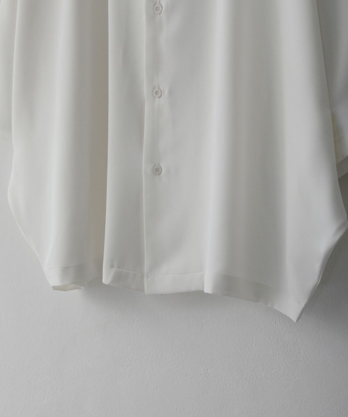 NILWAY（ニルウェイ）の「ケアフリートロミオーバーサイズドルマンレギュラーカラーシャツ（シャツ/ブラウス・メンズ・ライトグレー/ブラック/ネイビー/オフホワイト/ブルー/チャコール/ダークグリーン・MEDIUM/LARGE）」の10枚目の写真