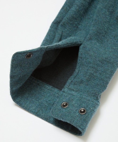 bal（バル）の「【2022秋冬】MULTI POCKET SHIRT（シャツ/ブラウス・メンズ・グリーン/ブラウン系その他/ブラック・LARGE/X-LARGE/MEDIUM）」の11枚目の写真