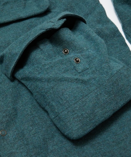 bal（バル）の「【2022秋冬】MULTI POCKET SHIRT（シャツ/ブラウス・メンズ・グリーン/ブラウン系その他/ブラック・LARGE/X-LARGE/MEDIUM）」の4枚目の写真
