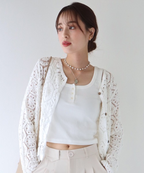 BLUEEAST（ブルーイースト）の「フロントボタンリブタンクトップ（タンクトップ・レディース・ホワイト/ブラウン/ピンク/ブルー/グリーン/ブラック・MEDIUM）」の2枚目の写真