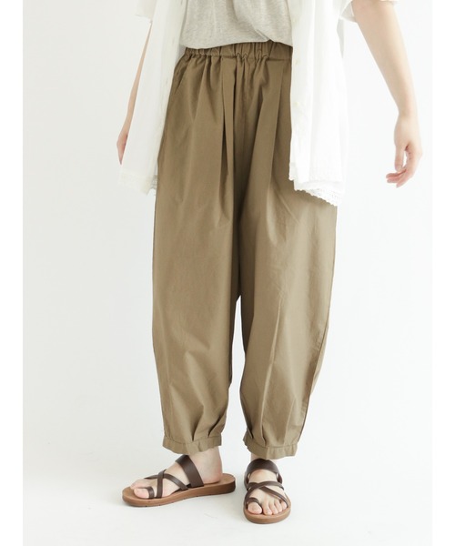 Samansa Mos2（サマンサ モスモス）の「裾タックテーパードパンツ（その他パンツ・レディース・カーキ/ネイビー/ベージュ・ﾌﾘ-）」の13枚目の写真