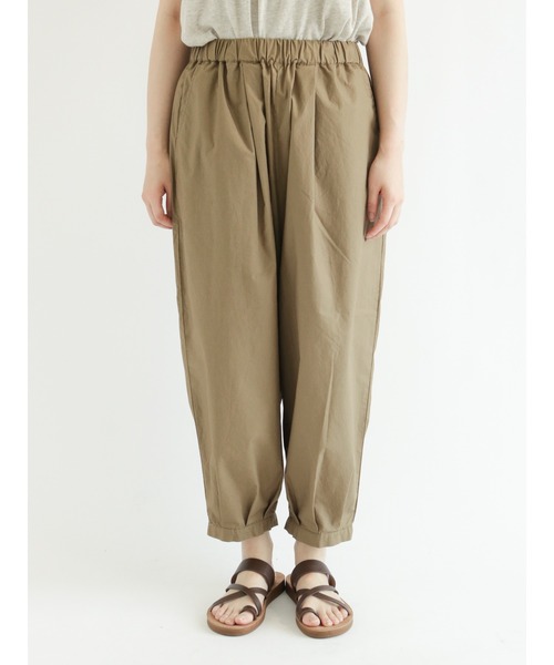 Samansa Mos2（サマンサ モスモス）の「裾タックテーパードパンツ（その他パンツ・レディース・カーキ/ネイビー/ベージュ・ﾌﾘ-）」の12枚目の写真