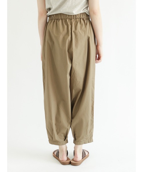 Samansa Mos2（サマンサ モスモス）の「裾タックテーパードパンツ（その他パンツ・レディース・カーキ/ネイビー/ベージュ・ﾌﾘ-）」の10枚目の写真