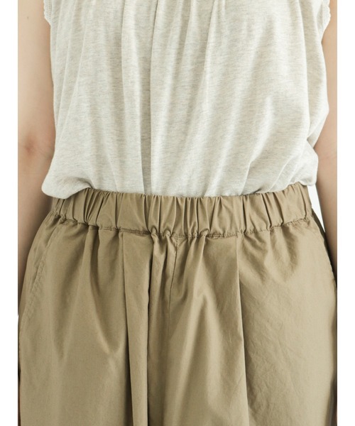 Samansa Mos2（サマンサ モスモス）の「裾タックテーパードパンツ（その他パンツ・レディース・カーキ/ネイビー/ベージュ・ﾌﾘ-）」の9枚目の写真