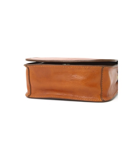 AULENTTI（オウレンティ）の「◆【AULENTTI】レザーバッグ（ショルダーバッグ・レディース・イエロー・ﾌﾘ-）」の5枚目の写真