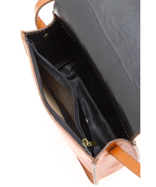 AULENTTI（オウレンティ）の「◆【AULENTTI】レザーバッグ（ショルダーバッグ・レディース・イエロー・ﾌﾘ-）」の6枚目の写真