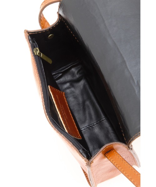 AULENTTI（オウレンティ）の「◆【AULENTTI】レザーバッグ（ショルダーバッグ・レディース・イエロー・ﾌﾘ-）」の7枚目の写真