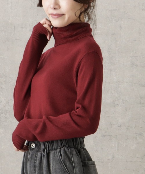NAVY(ネイビー)の「無地カシミヤタッチタートルネック洗えるニットプルオーバー(ニット/セーター・レディース・グレイッシュベージュ/ホワイト/ブラック/レッド/ブルー・L/M)」の5枚目の写真