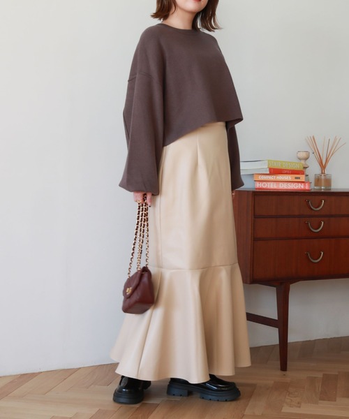 archives(アルシーヴ)の「フェイクレザーマーメイドスカート(スカート・レディース・ブラック/ベージュ/ブラウン・MEDIUM)」の13枚目の写真