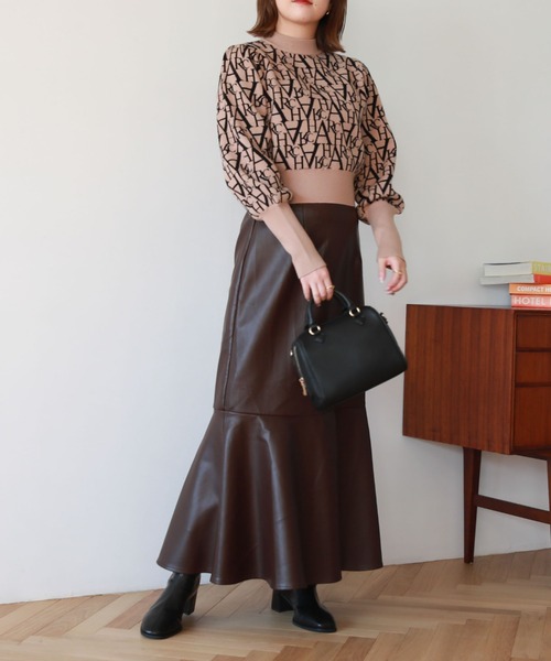 archives(アルシーヴ)の「フェイクレザーマーメイドスカート(スカート・レディース・ブラック/ベージュ/ブラウン・MEDIUM)」の17枚目の写真