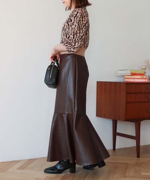 archives(アルシーヴ)の「フェイクレザーマーメイドスカート(スカート・レディース・ブラック/ベージュ/ブラウン・MEDIUM)」の18枚目の写真