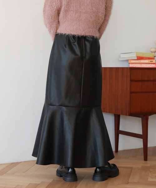 archives(アルシーヴ)の「フェイクレザーマーメイドスカート(スカート・レディース・ブラック/ベージュ/ブラウン・MEDIUM)」の10枚目の写真