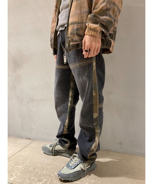 DIESEL(ディーゼル)の「メンズ 22FW デニムパンツ ルーズフィット(デニムパンツ・メンズ・ブラック・28inch/34inch/26inch/32inch/36inch/30inch)」の8枚目の写真