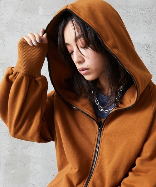 GEVS.(ジェイヴィス)の「<大きいサイズ> 裏毛パフスリーブフルジップアップパーカー GEVS.(パーカー・レディース・ブラック/モカ・5L/LL/L/3L/4L)」の16枚目の写真
