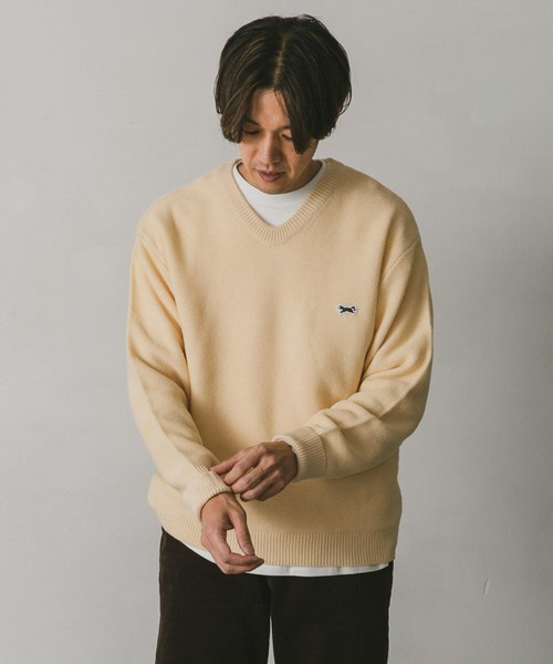 PENNEYS(ぺニーズ)の「『別注』PENNEYS×DOORS THE FOX Vネックニットプルオーバー(ニット/セーター・メンズ・アイボリー/グリーン/ネイビー・MEDIUM/LARGE)」の4枚目の写真