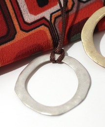 サークルメタルネックレス