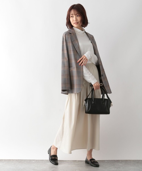 GLOBAL WORK(グローバルワーク)の「Beauteeハイネック長袖/295654(Tシャツ/カットソー・レディース・パープル系その他7/ホワイト/ダークグレー/オレンジ/ブルー・MEDIUM/LARGE)」の19枚目の写真