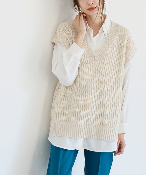 Pierrot(ピエロ)の「モヘアタッチVネックニットベスト(ベスト・レディース・ブラック/アイボリー・M/L)」の19枚目の写真