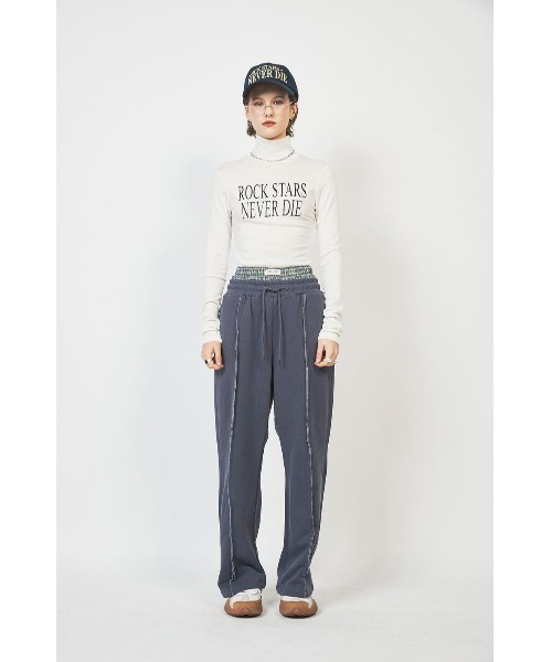 CRANK(クランク)の「A'GAM/9×.kom『CRANK/クランク』WOOL SPAN LETTERING TURTLENECK/レタリングタートルネック(Tシャツ/カットソー・レディース・ホワイト/ブラック/ネイビー・FREE)」の4枚目の写真