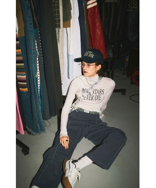 CRANK(クランク)の「A'GAM/9×.kom『CRANK/クランク』WOOL SPAN LETTERING TURTLENECK/レタリングタートルネック(Tシャツ/カットソー・レディース・ホワイト/ブラック/ネイビー・FREE)」の18枚目の写真