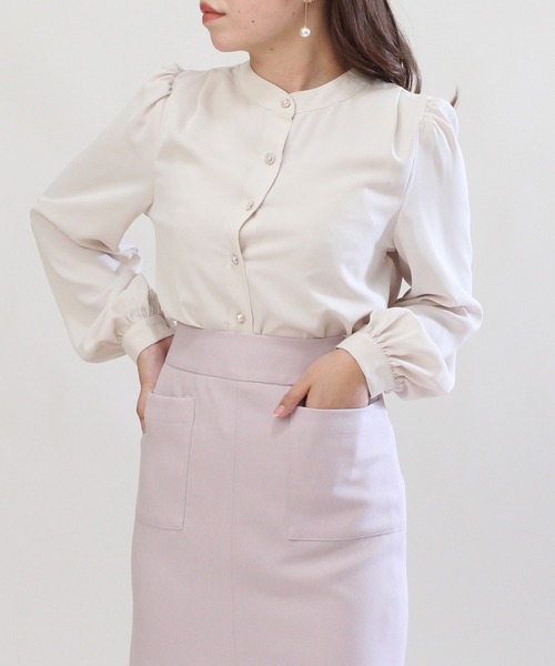 TRUDEA（トルディア）の「マルチボタン使いブラウス（シャツ/ブラウス・レディース・ピンクベージュ/ベージュ/ブラウン/ホワイト/ラベンダー・MEDIUM/SMALL/LARGE）」の7枚目の写真