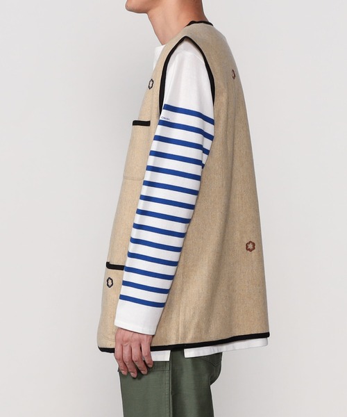 Bshop（ビショップ）の「Tribu-To | ジップベスト FLOWER MEN（ベスト・メンズ・ベージュ・LARGE/MEDIUM）」の9枚目の写真