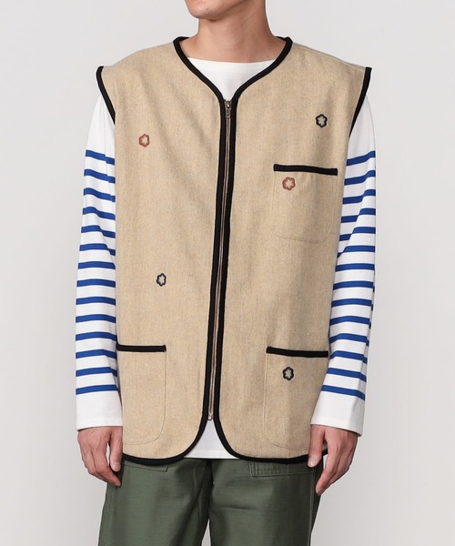 Bshop（ビショップ）の「Tribu-To | ジップベスト FLOWER MEN（ベスト・メンズ・ベージュ・LARGE/MEDIUM）」の11枚目の写真