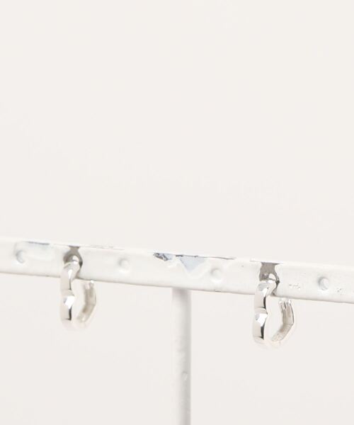 ieLS(イエルズ)の「「ieLS」SV925 シルバー クロッシングピアス(ピアス(両耳用)・メンズ・その他1/その他2/その他3/その他4・ONE SIZE)」の6枚目の写真