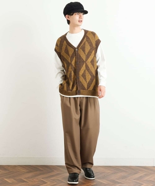 a.v.v(アーヴェヴェ)の「ジャカードニットカーディガンベスト(ベスト・メンズ・ブラウン/ブラック・46/48/50)」の7枚目の写真