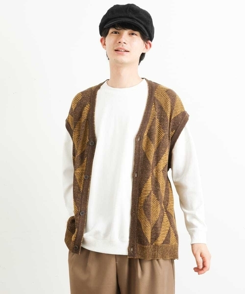 a.v.v(アーヴェヴェ)の「ジャカードニットカーディガンベスト(ベスト・メンズ・ブラウン/ブラック・46/48/50)」の14枚目の写真