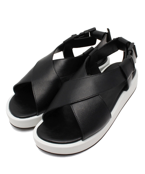 Lui's（ルイス）の「DUSIT(ドゥシット) ソックオンサンダル（サンダル・メンズ・ホワイト/ブラック・42/41）」の2枚目の写真