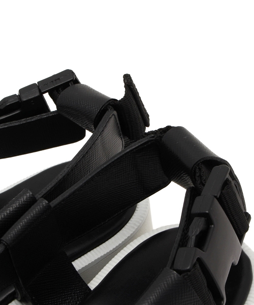 Lui's（ルイス）の「DUSIT(ドゥシット) ソックオンサンダル（サンダル・メンズ・ホワイト/ブラック・42/41）」の3枚目の写真