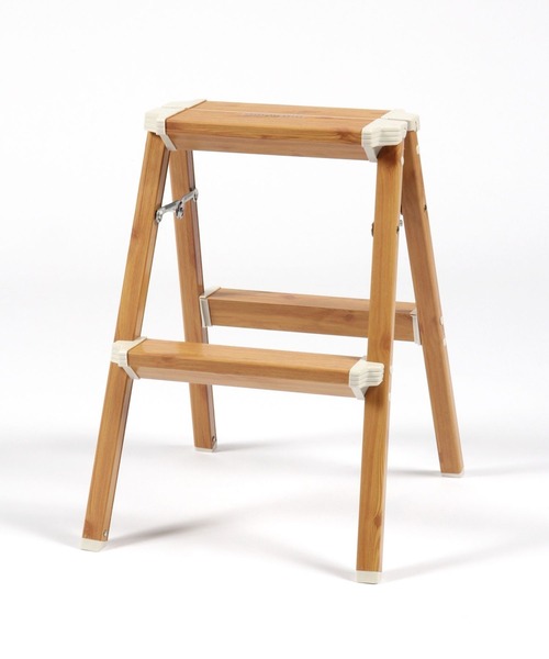 studio CLIP(スタディオクリップ)の「木目ステップ 2段《HOUSEHOLD GOODS》(掃除グッズ・レディース・ライトグレー・FREE)」の2枚目の写真