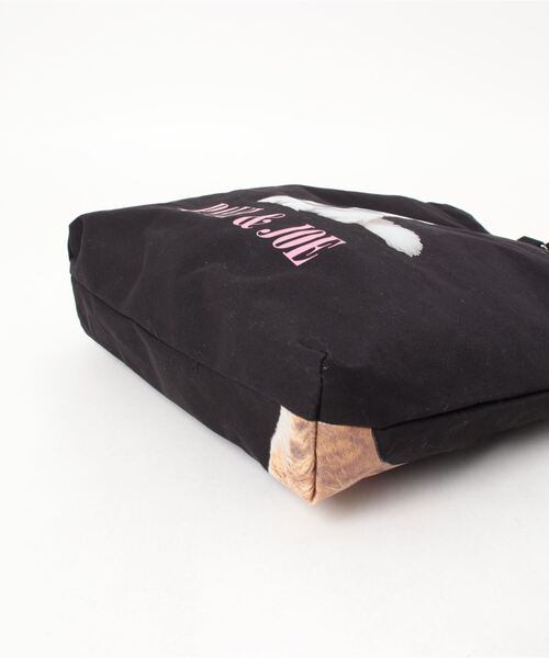 PAUL & JOE ACCESSOIRES（ポールアンドジョーアクセソワ）の「【PAUL & JOE ACCESSOIRES /ポール アンド ジョー アクセソワ 】 キャンバス・フォトプリント トートバッグ（トートバッグ・レディース・ブラック/アイボリー・FREE）」の4枚目の写真