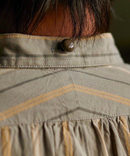 Nigel Cabourn（ナイジェルケーボン）の「Nigel Cabourn　CC22 デタッチャブルカラーシャツ ストライプ 80460010013（シャツ/ブラウス・メンズ・グリーン系その他/ホワイト・48/50/46/52）」の11枚目の写真