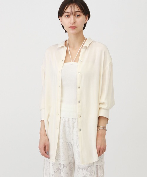 A part by(アパートバイ)の「【袖口2WAY】サテンルーズシャツ(シャツ/ブラウス・レディース・ベージュ/ネイビー/アイボリー・FREE)」の6枚目の写真