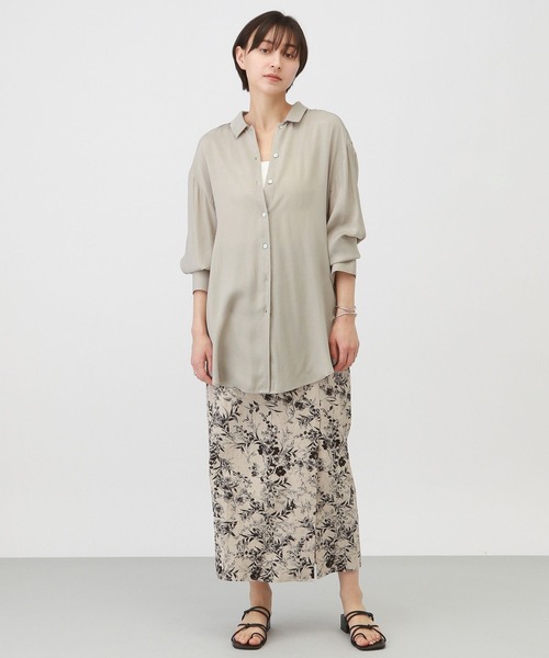 A part by(アパートバイ)の「【袖口2WAY】サテンルーズシャツ(シャツ/ブラウス・レディース・ベージュ/ネイビー/アイボリー・FREE)」の8枚目の写真