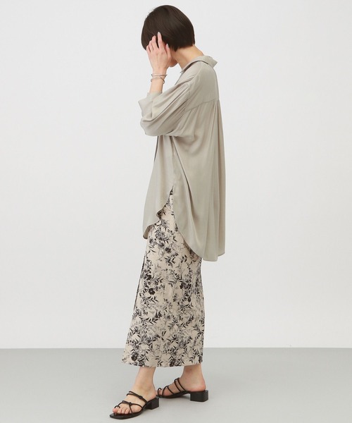 A part by(アパートバイ)の「【袖口2WAY】サテンルーズシャツ(シャツ/ブラウス・レディース・ベージュ/ネイビー/アイボリー・FREE)」の9枚目の写真