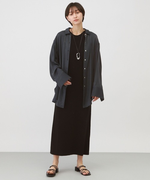 A part by(アパートバイ)の「【袖口2WAY】サテンルーズシャツ(シャツ/ブラウス・レディース・ベージュ/ネイビー/アイボリー・FREE)」の11枚目の写真