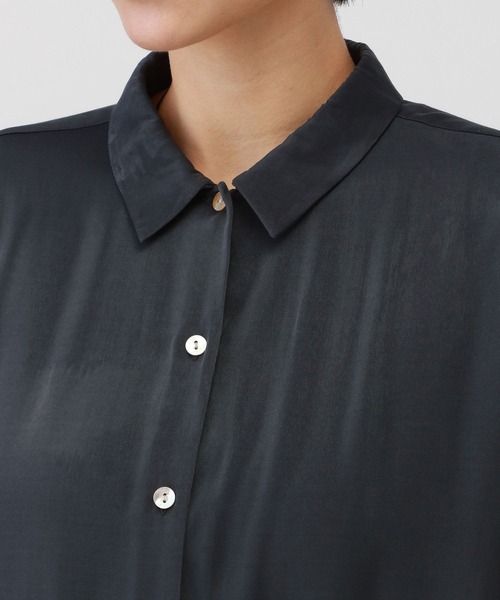 A part by(アパートバイ)の「【袖口2WAY】サテンルーズシャツ(シャツ/ブラウス・レディース・ベージュ/ネイビー/アイボリー・FREE)」の19枚目の写真