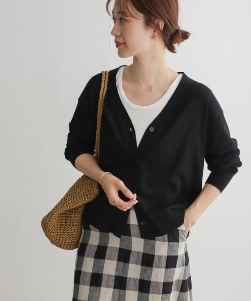 URBAN RESEARCH DOORS（アーバンリサーチドアーズ）の「ハイツイストコットンVネックカーディガン（カーディガン/ボレロ・レディース・ブラック/ブラウン/グレー・MEDIUM）」の5枚目の写真
