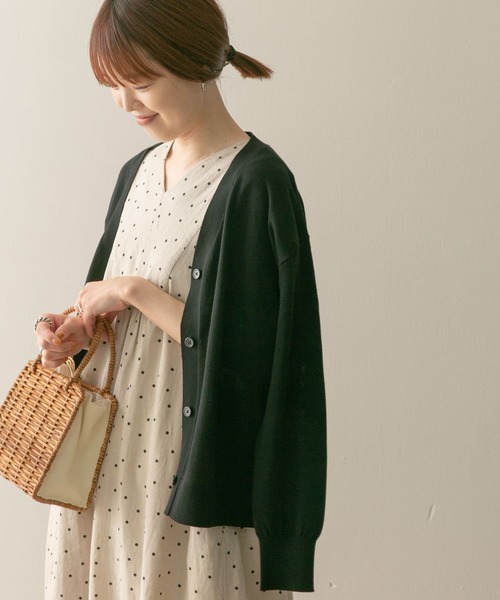 URBAN RESEARCH DOORS（アーバンリサーチドアーズ）の「ハイツイストコットンVネックカーディガン（カーディガン/ボレロ・レディース・ブラック/ブラウン/グレー・MEDIUM）」の10枚目の写真