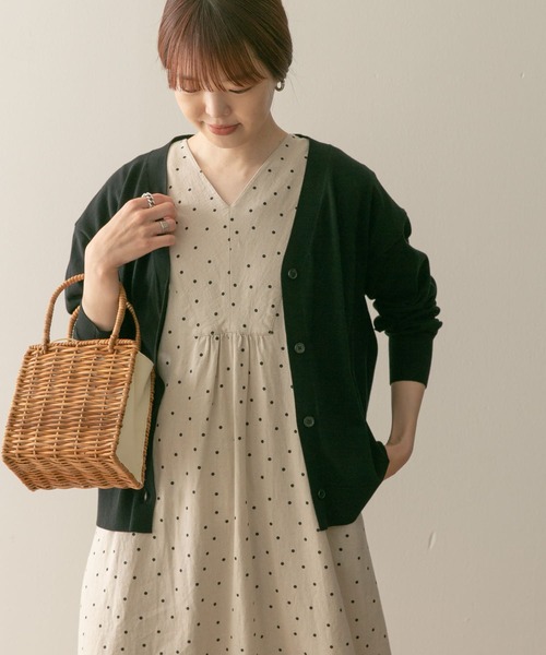 URBAN RESEARCH DOORS（アーバンリサーチドアーズ）の「ハイツイストコットンVネックカーディガン（カーディガン/ボレロ・レディース・ブラック/ブラウン/グレー・MEDIUM）」の12枚目の写真