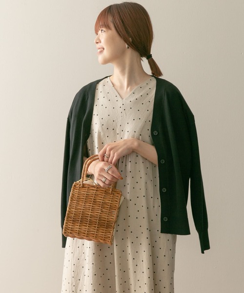 URBAN RESEARCH DOORS（アーバンリサーチドアーズ）の「ハイツイストコットンVネックカーディガン（カーディガン/ボレロ・レディース・ブラック/ブラウン/グレー・MEDIUM）」の16枚目の写真