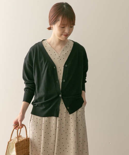 URBAN RESEARCH DOORS（アーバンリサーチドアーズ）の「ハイツイストコットンVネックカーディガン（カーディガン/ボレロ・レディース・ブラック/ブラウン/グレー・MEDIUM）」の17枚目の写真