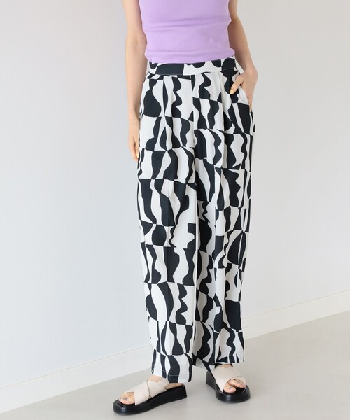 Ray BEAMS（レイビームス）の「Ray BEAMS / ジオメトリック プリント パンツ（その他パンツ・レディース・ロイヤルブルー/ブラック・0/1）」の4枚目の写真