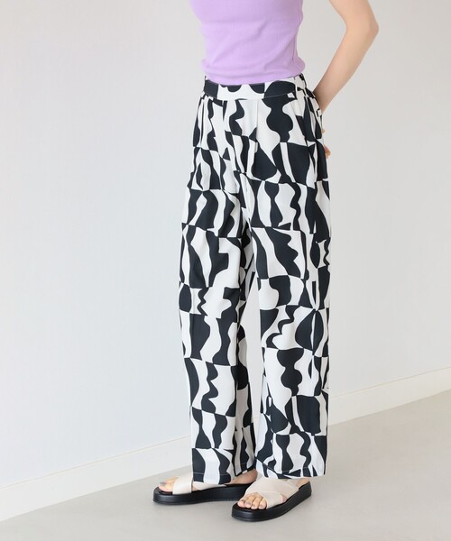 Ray BEAMS（レイビームス）の「Ray BEAMS / ジオメトリック プリント パンツ（その他パンツ・レディース・ロイヤルブルー/ブラック・0/1）」の5枚目の写真