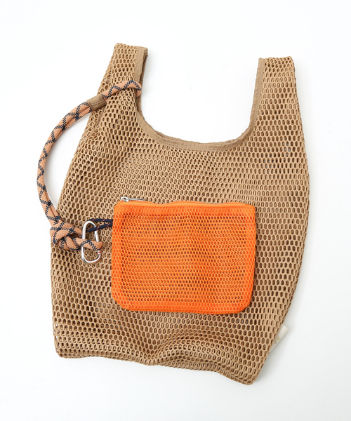 LOWELL things（ロウェル　シングス）の「【ミニポーチ付き】メッシュホーボー2WAYBAG（トートバッグ・レディース・ベージュ/ブラック/グリーン・フリー）」の11枚目の写真