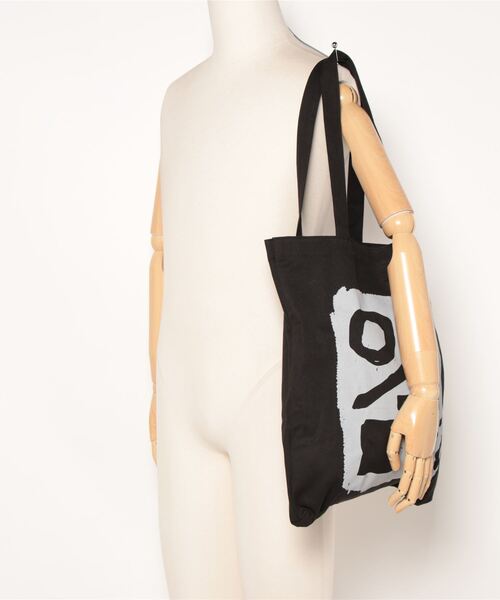 a.depeche(アデペシュ)の「トートバッグ decorer tote world(トートバッグ・レディース・ブラック・FREE)」の4枚目の写真